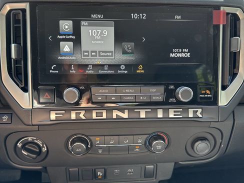 Used 2025 Nissan Frontier SV image 27