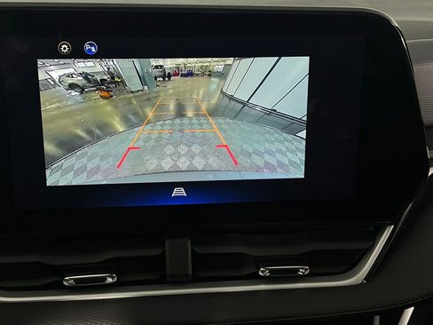 Used 2025 Chevrolet Equinox LT image 19