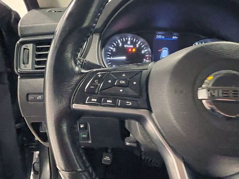 Used 2020 Nissan Rogue SV image 29