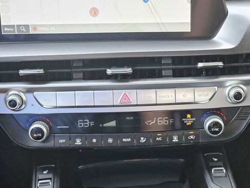 Used 2025 Kia Telluride S FWD image 24