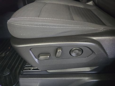 Used 2025 Chevrolet Silverado 1500 LT image 17