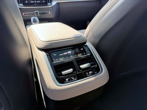 Certified 2026 Volvo XC90 B6 Plus AWD/4WD image 14