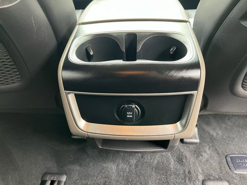 Used 2025 Kia Carnival image 32