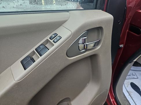 Used 2016 Nissan Frontier SV image 12