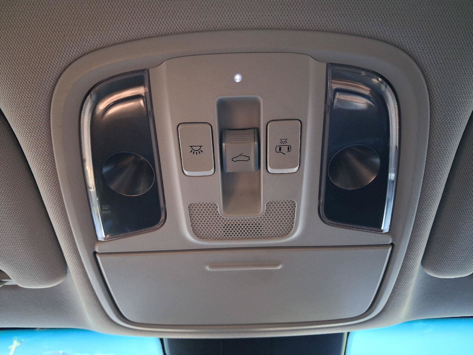 Used 2018 Kia Stinger Premium RWD image 31