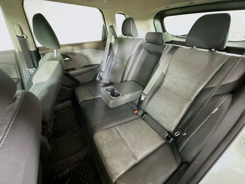 Used 2022 Nissan Rogue SV image 26