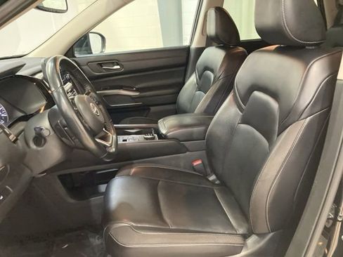 Used 2022 Nissan Pathfinder SL w/ SL Black Package image 9