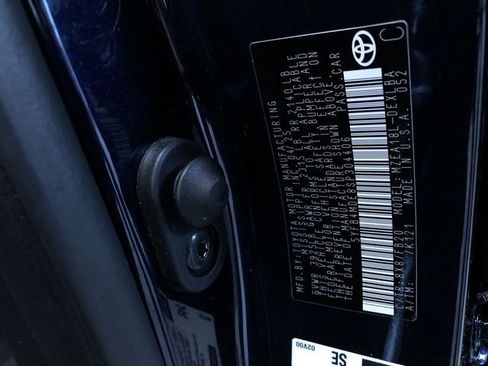 Certified 2025 Toyota Corolla LE FWD image 32