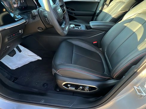 Used 2024 Jeep Wagoneer Launch Edition w/ Trailer Tow Group image 16