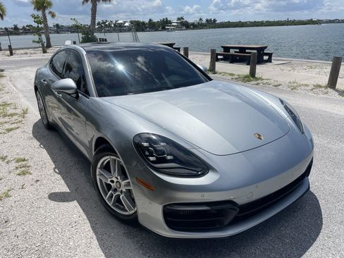 Used 2021 Porsche Panamera RWD image 35