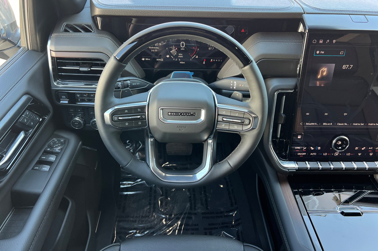 New 2026 GMC Yukon Denali w/ Denali Reserve Package AWD/4WD image 14