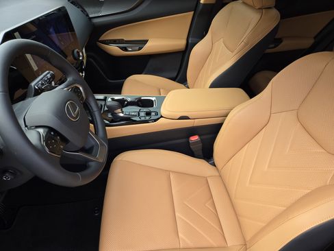 New 2026 Lexus NX 350h 350h Luxury image 9