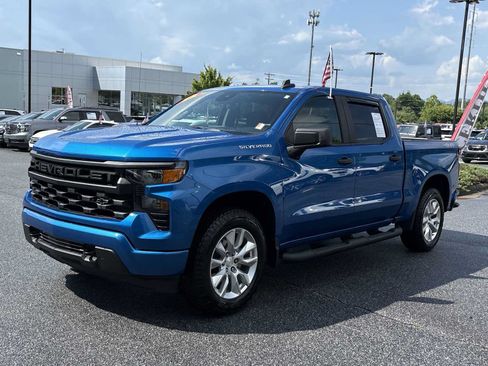 Used 2022 Chevrolet Silverado 1500 Custom AWD/4WD image 2