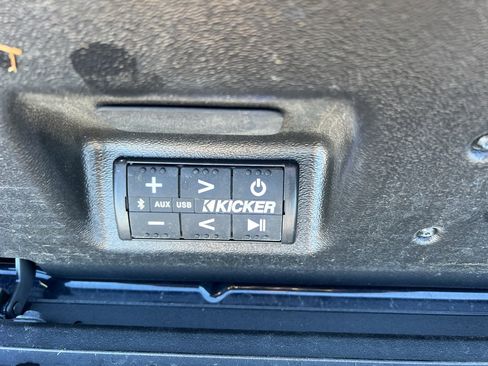 Used 2023 GMC Sierra 1500 AT4 w/ AT4 Premium Package image 16