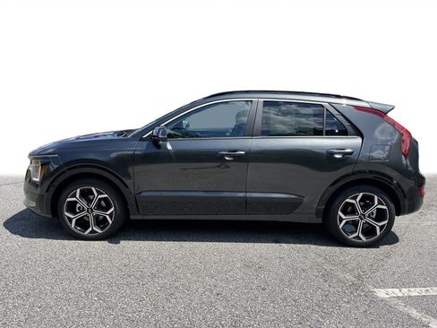 New 2025 Kia Niro SX Touring image 30