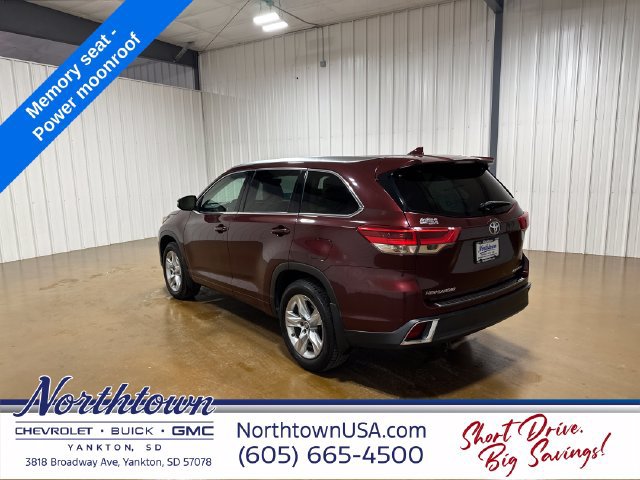 Used 2017 Toyota Highlander Limited AWD/4WD image 3
