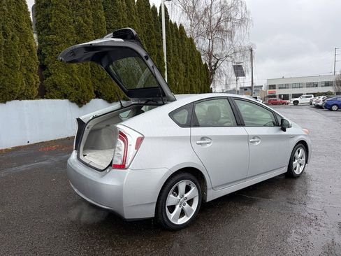 Used 2015 Toyota Prius Five w/ Advanced Technology Package image 10