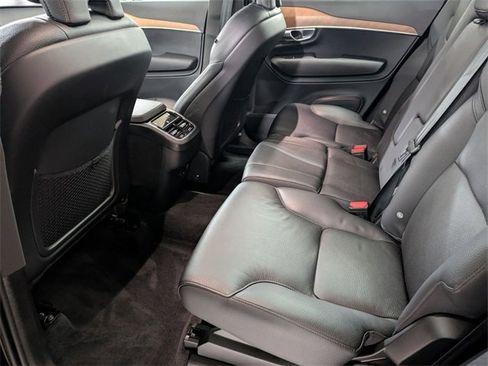 Certified 2022 Volvo XC90 T6 Momentum w/ Climate Package image 28