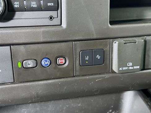 Used 2021 Chevrolet Express 3500 w/ Driver Convenience Package RWD image 18