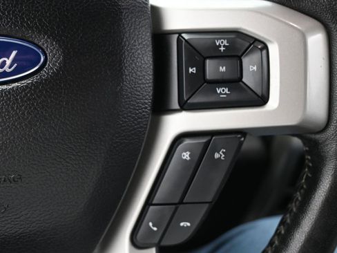 Used 2019 Ford F150 Lariat image 13