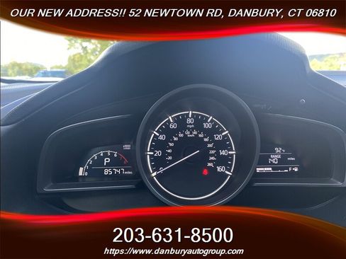 Used 2018 MAZDA MAZDA3 Touring FWD image 11