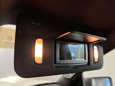 Used 2023 Chevrolet Colorado LT AWD/4WD image 31
