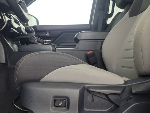 Certified 2024 Toyota Tacoma TRD Off-Road AWD/4WD image 18