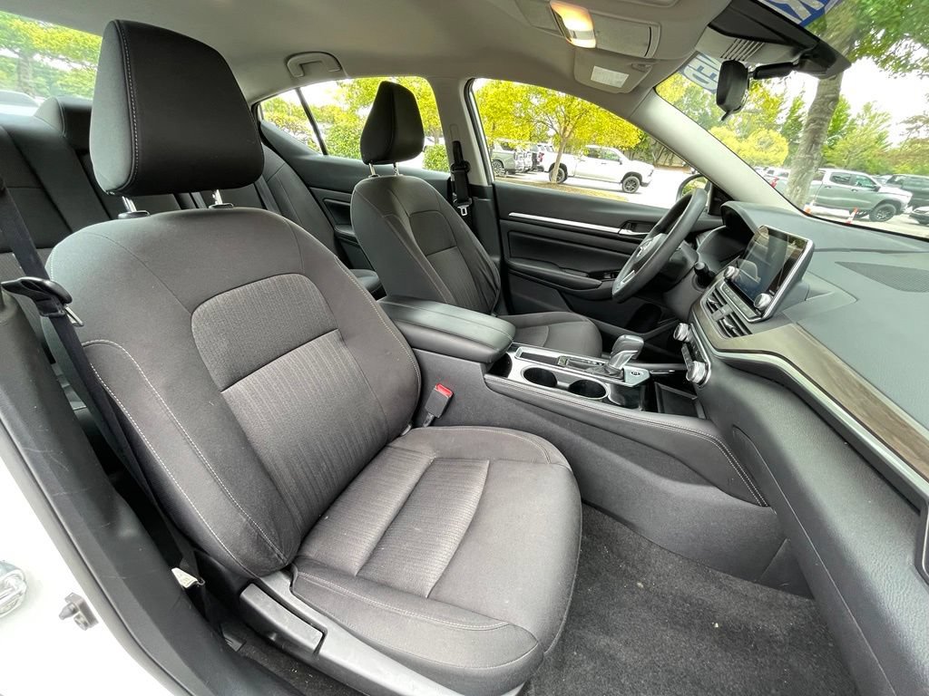 Used 2023 Nissan Altima 2.5 SV FWD image 30