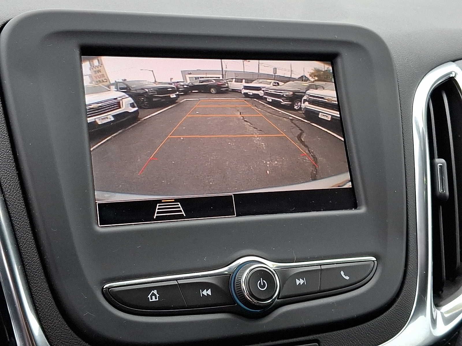Certified 2024 Chevrolet Equinox LT FWD image 19