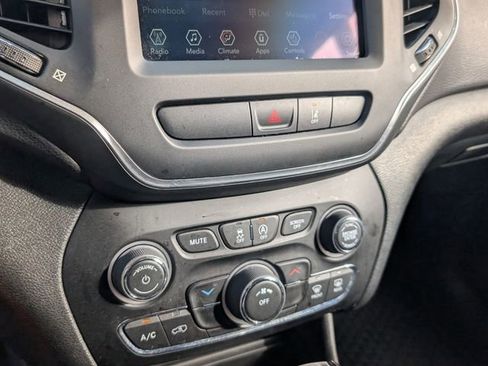 Used 2022 Jeep Cherokee Latitude image 21