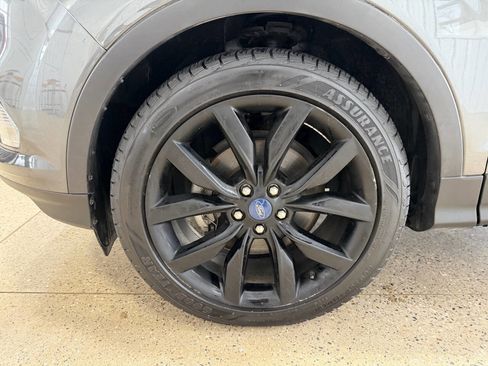 Used 2019 Ford Escape SE image 4