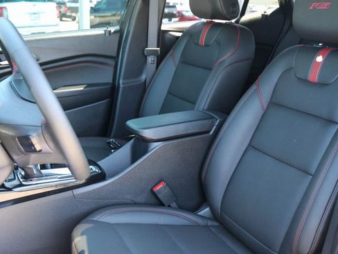 Used 2026 Chevrolet Trax RS FWD image 5