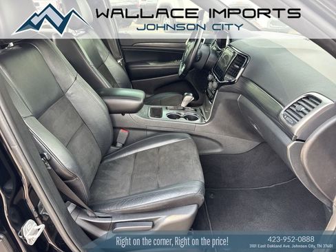 Used 2020 Jeep Grand Cherokee Altitude AWD/4WD image 37