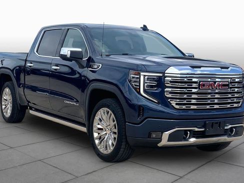 Used 2022 GMC Sierra 1500 Denali w/ Technology Package AWD/4WD image 3