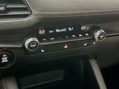 Used 2024 MAZDA MAZDA3 s image 24