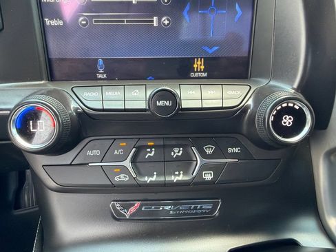 Used 2019 Chevrolet Corvette Stingray Coupe w/ 1LT RWD image 27