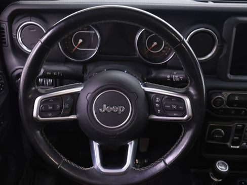 Used 2020 Jeep Gladiator Overland AWD/4WD image 13