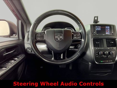 Used 2018 Dodge Grand Caravan SE FWD image 8