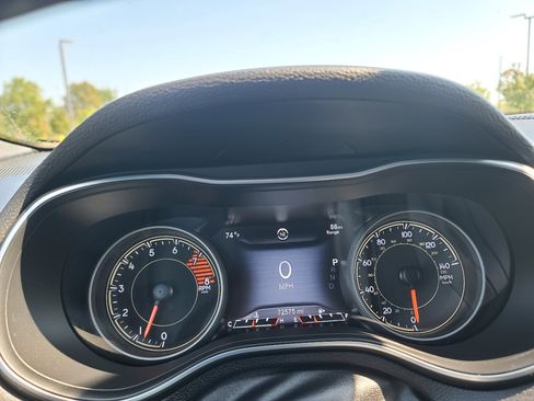 Used 2021 Jeep Cherokee Latitude Lux 80th Anniv w/ Quick Order Package 26U 80TH image 27