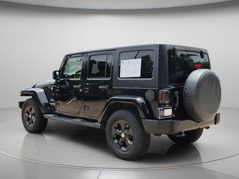 Used 2016 Jeep Wrangler Unlimited Sahara w/ Connectivity Group AWD/4WD image 6