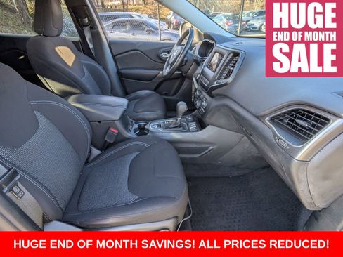 Used 2019 Jeep Cherokee Latitude w/ Cold Weather Group image 15