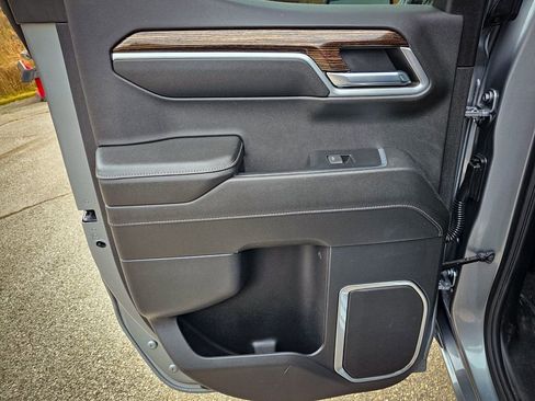 Certified 2024 GMC Sierra 1500 SLE w/ Preferred Package image 32