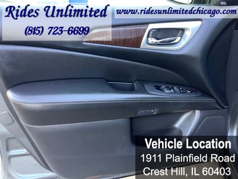 Used 2015 Nissan Pathfinder Platinum w/ Family Entertainment Package AWD/4WD image 11