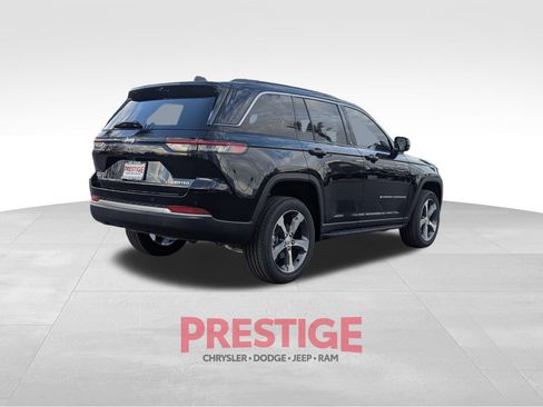 New 2026 Jeep Grand Cherokee Limited w/ Luxury Tech Group II AWD/4WD image 5
