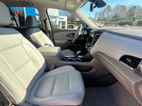 Used 2021 Chevrolet Traverse Premier image 26