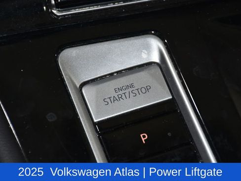 Used 2025 Volkswagen Atlas SE FWD image 12