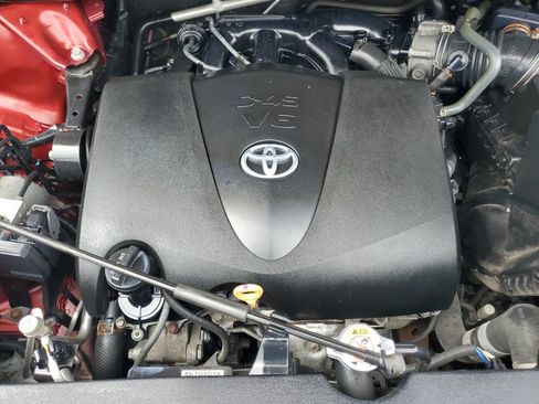 Used 2019 Toyota Highlander SE AWD/4WD image 12