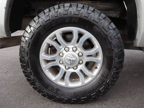 Used 2015 RAM 2500 Laramie w/ Cold Weather Group image 42