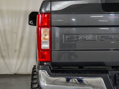 Used 2020 Ford F250 XLT image 39