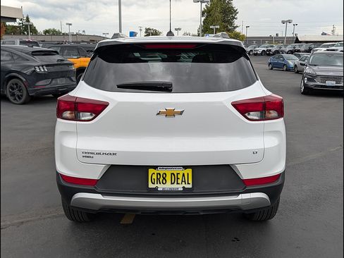 Used 2025 Chevrolet TrailBlazer LT AWD/4WD image 6